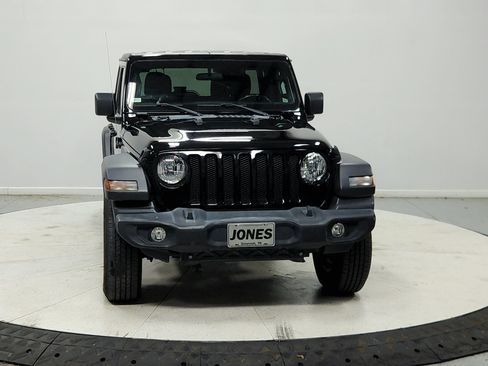 Used 2021 Jeep Wrangler Unlimited Sport AWD/4WD image 3