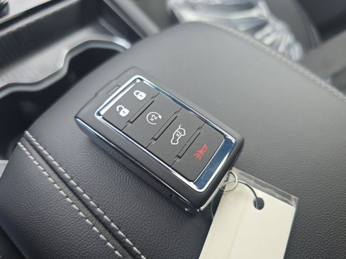 New 2026 Jeep Grand Cherokee Altitude AWD/4WD image 36