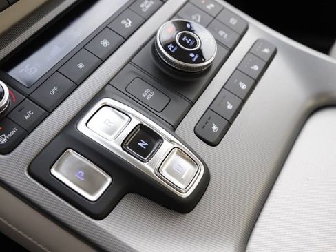 Certified 2025 Hyundai Palisade Limited image 33