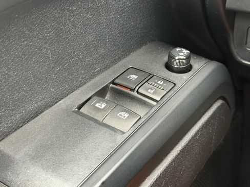 Used 2020 Toyota Tacoma SR RWD image 22