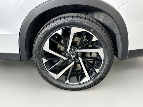 Used 2024 Mitsubishi Outlander SE AWD/4WD image 11
