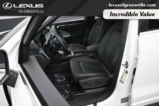 Used 2020 Audi Q3 2.0T Premium w/ Convenience Package AWD/4WD image 24