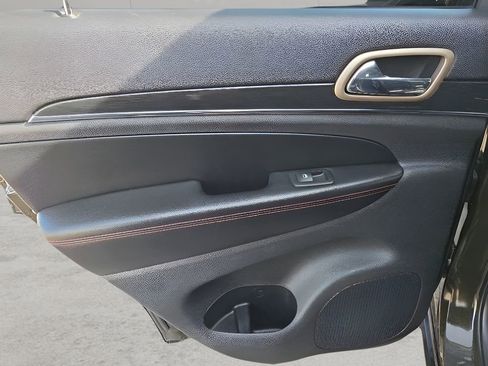 Used 2017 Jeep Grand Cherokee Limited 75th Anniversary image 40