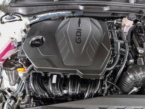 Used 2025 Hyundai Sonata SEL FWD image 28