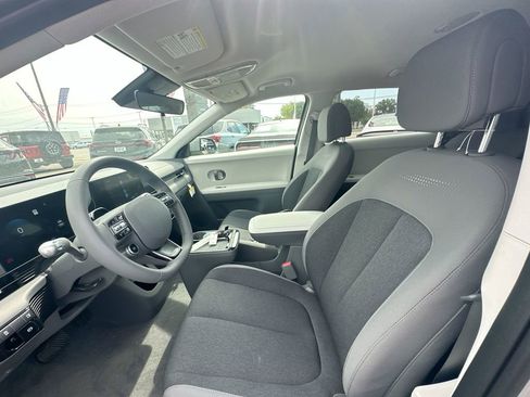 New 2025 Hyundai Ioniq 5 SE image 37