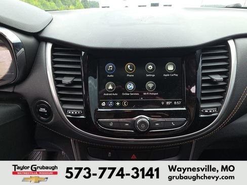 Used 2019 Chevrolet Trax LT w/ LT Convenience Package FWD image 10