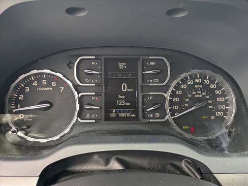 Used 2021 Toyota Tundra SR5 RWD image 11