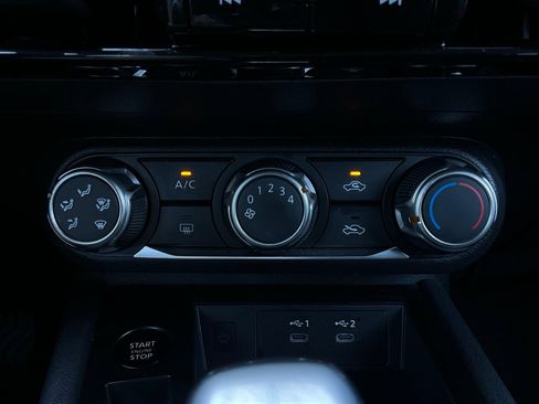 Used 2025 Nissan Kicks SV image 25