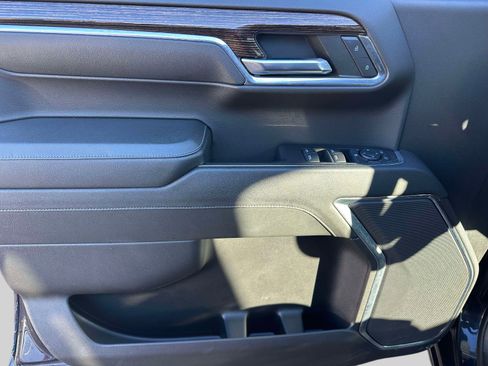 Used 2024 GMC Sierra 1500 Elevation image 16