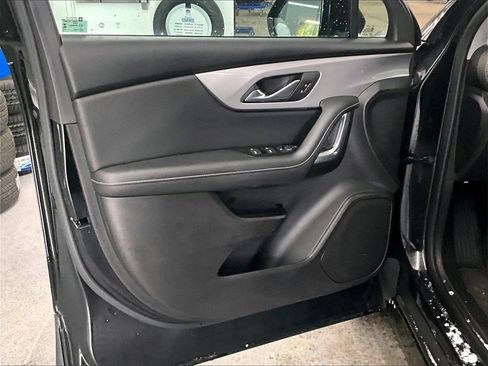 Used 2024 Chevrolet Blazer LT image 9