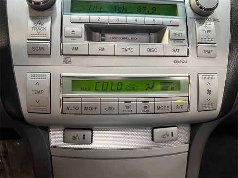Used 2004 Toyota Solara SLE image 28