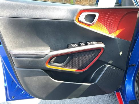 Used 2022 Kia Soul Turbo image 11