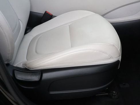 Used 2025 Hyundai Tucson SEL FWD image 19