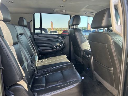 Used 2017 Chevrolet Suburban LT image 26