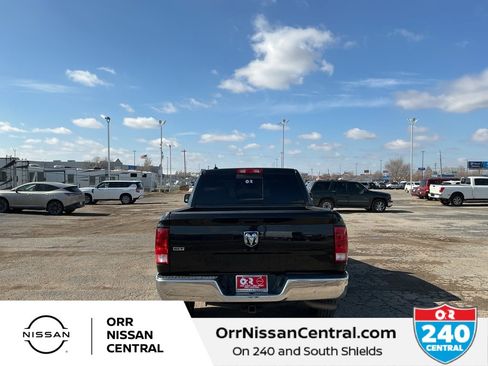 Used 2019 RAM 1500 Classic SLT w/ Luxury Group image 6