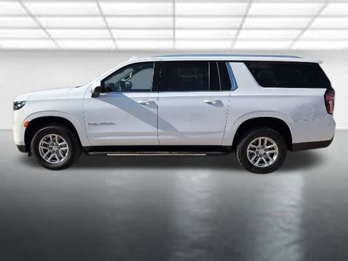 Used 2024 Chevrolet Suburban LT image 31