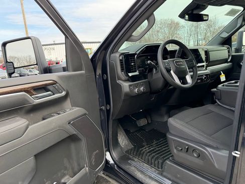 New 2026 GMC Sierra 2500 SLE w/ SLE Convenience Package AWD/4WD image 17