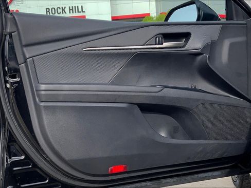 Used 2025 Toyota Camry SE image 21