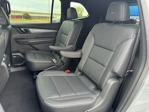 Used 2025 Buick Enclave Sport Touring FWD image 20