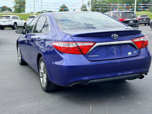 Used 2015 Toyota Camry SE w/ Moonroof Package FWD image 7