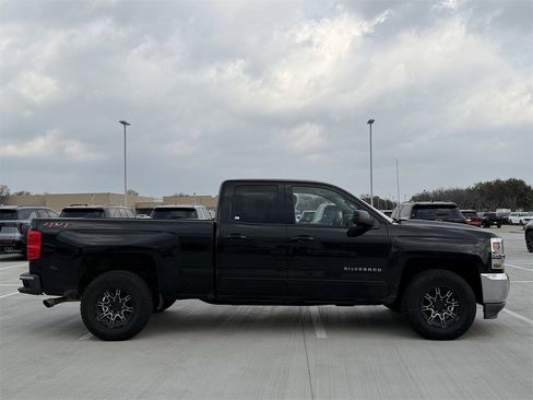Used 2018 Chevrolet Silverado 1500 LT w/ All Star Edition image 3