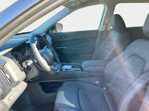 New 2026 Nissan Pathfinder SV image 10