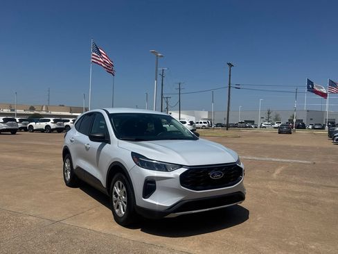 Used 2025 Ford Escape Active AWD/4WD image 1