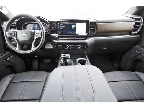 Used 2025 Chevrolet Silverado 1500 High Country w/ High Country Premium Package image 8