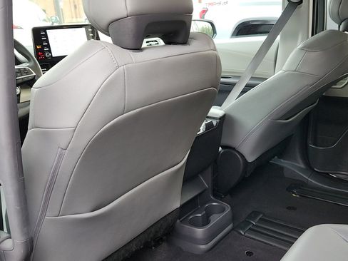 Certified 2023 Toyota Sienna XLE image 23