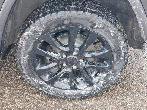 Used 2019 Jeep Grand Cherokee Altitude image 7