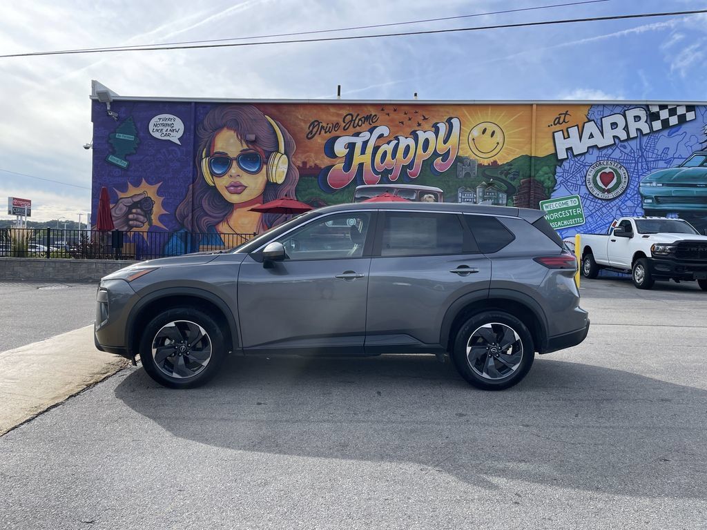 Used 2025 Nissan Rogue SV FWD image 2