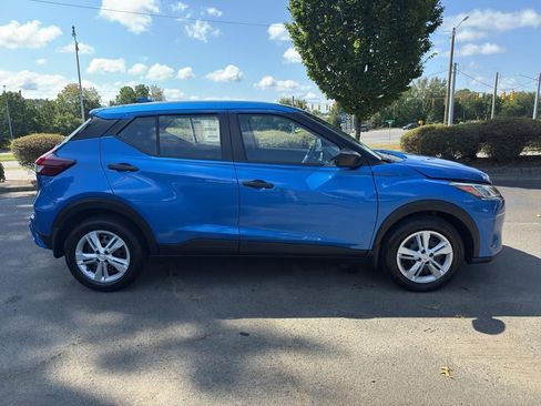 New 2025 Nissan Kicks Play S image 8