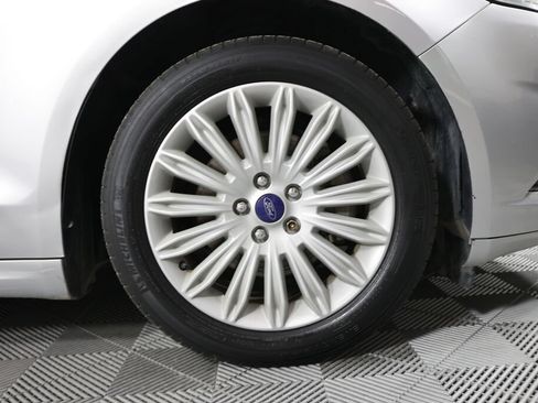 Used 2015 Ford Fusion SE FWD image 6