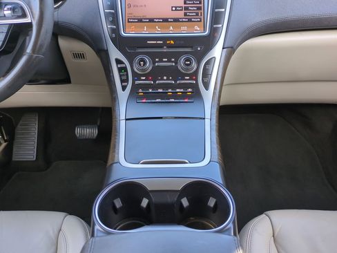 Used 2019 Lincoln Nautilus Select image 19