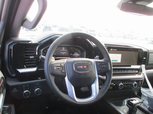 New 2026 GMC Sierra 1500 Elevation image 14
