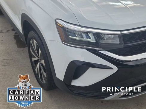 Used 2024 Volkswagen Taos SE image 6