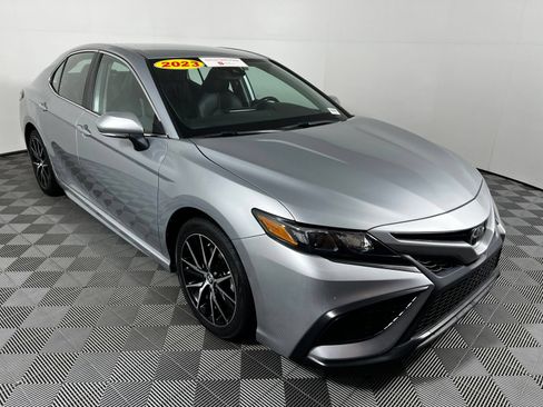Certified 2023 Toyota Camry SE FWD image 3