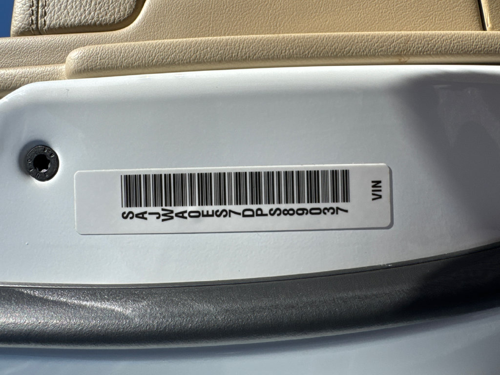 Used 2013 Jaguar XF RWD image 31