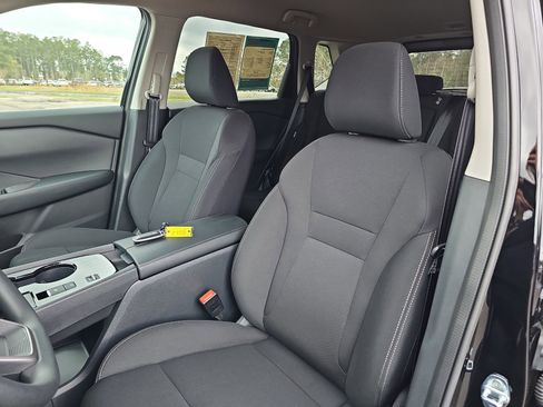 Used 2025 Nissan Rogue S image 15