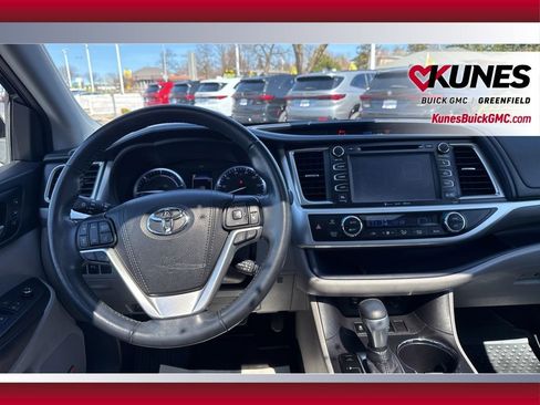 Used 2019 Toyota Highlander Limited image 35
