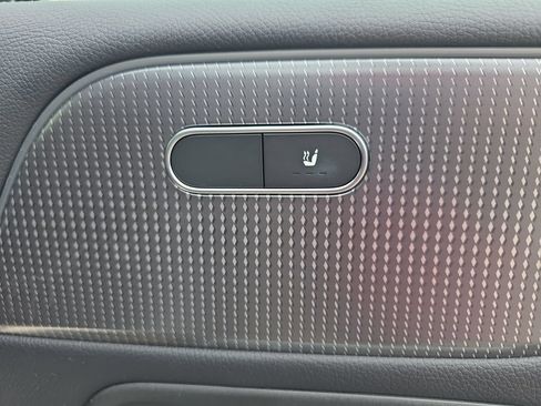 Certified 2022 Mercedes-Benz GLB 250 image 17
