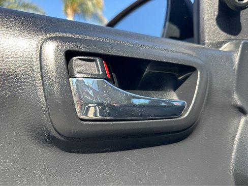 Used 2017 Toyota Tacoma TRD Sport w/ Tow Package image 32