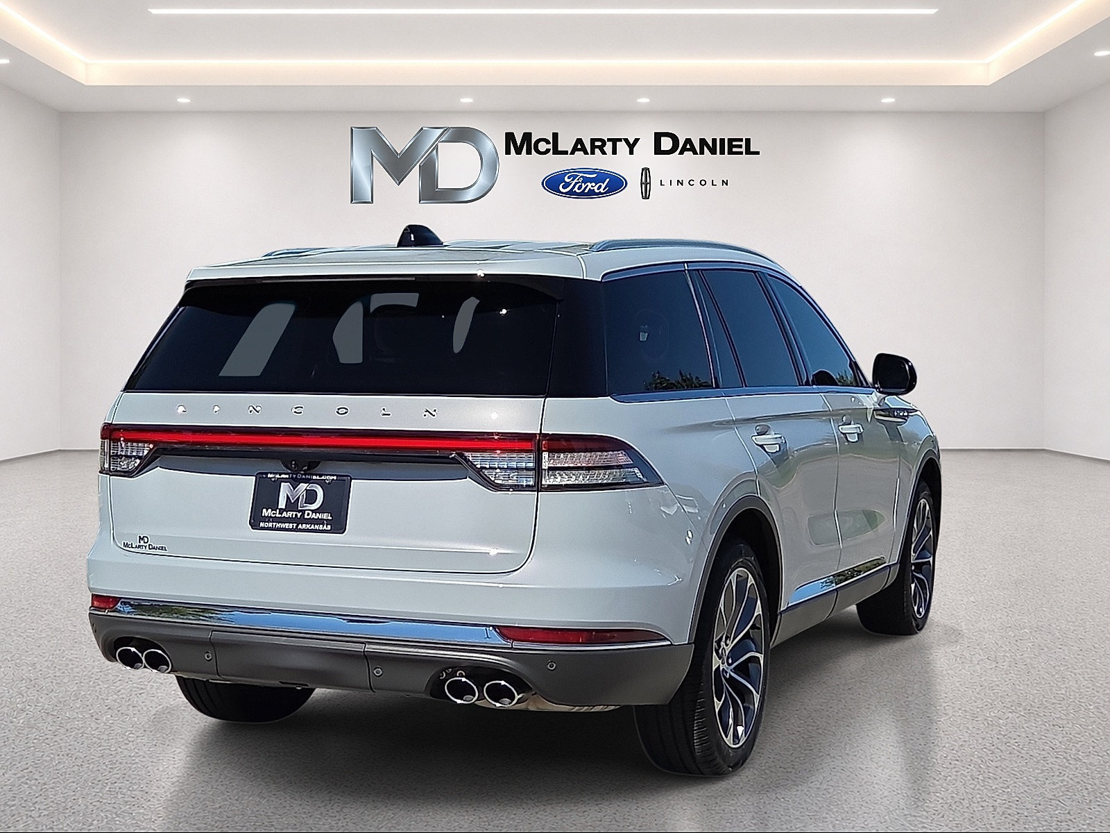 Used 2025 Lincoln Aviator Reserve w/ Luxury Package AWD/4WD image 5