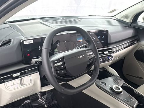 New 2026 Kia Sportage EX image 35