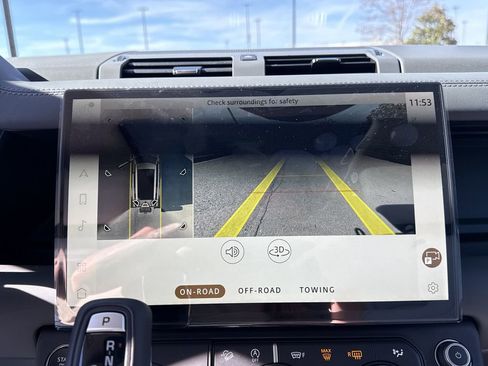 New 2026 Land Rover Defender 130 X-Dynamic SE image 28