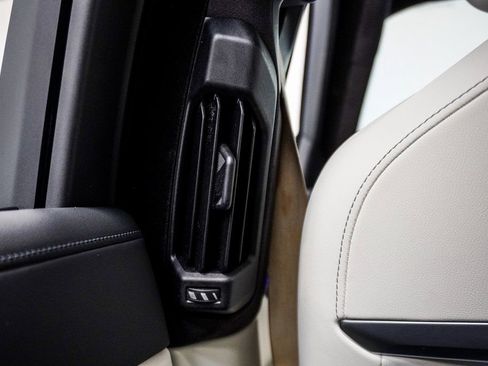 Used 2023 BMW 760i xDrive w/ Executive Package image 11