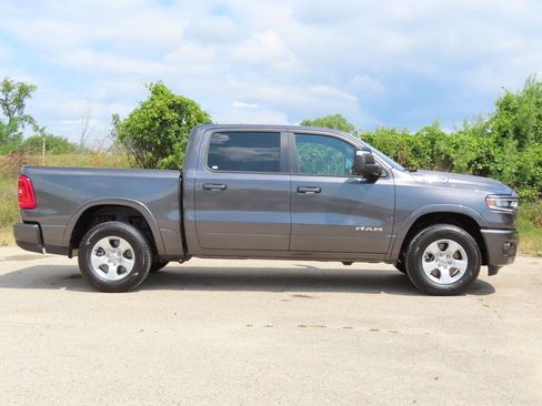 Certified 2025 RAM 1500 Big Horn AWD/4WD image 2