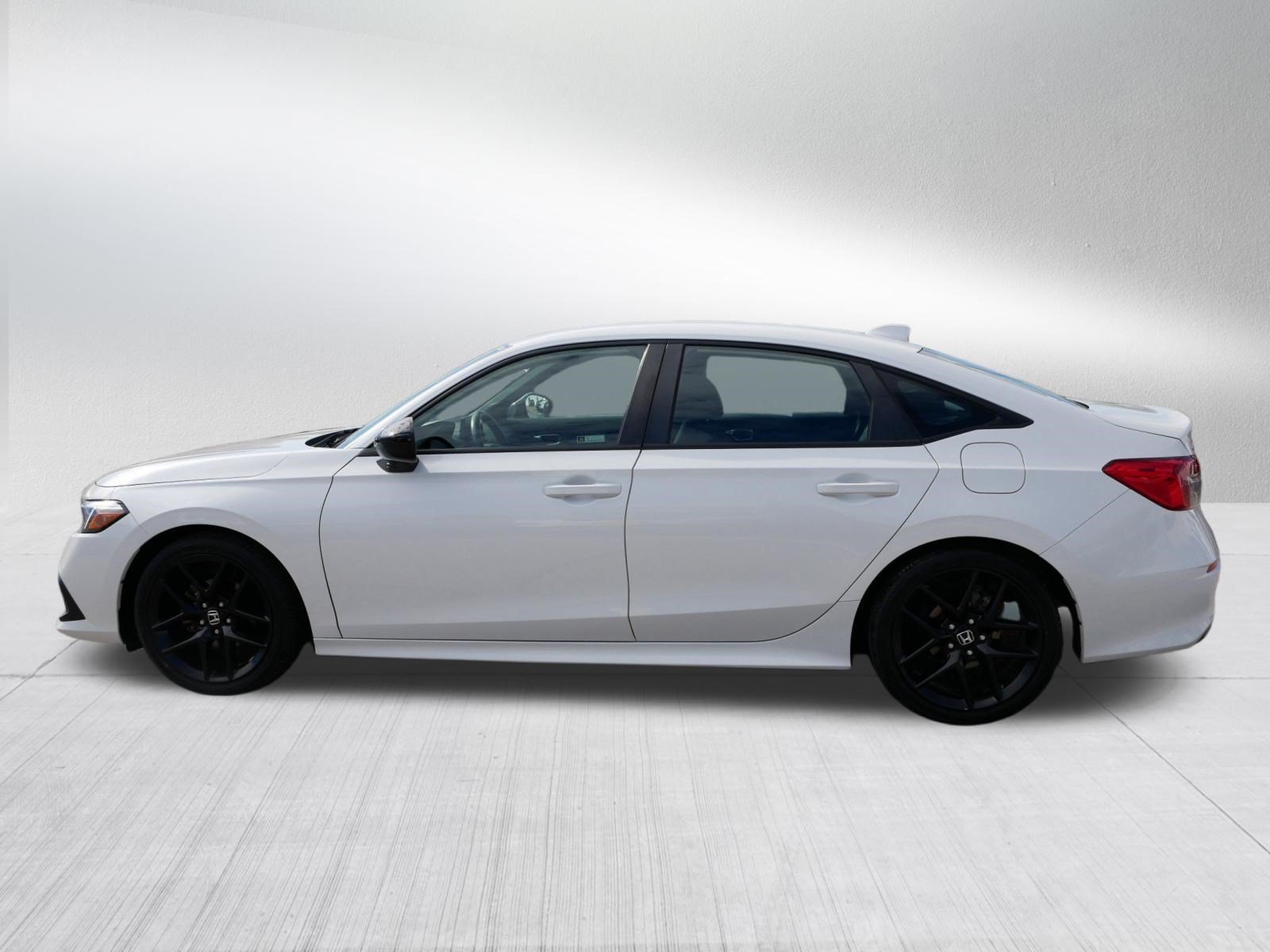 Used 2023 Honda Civic Sport image 4