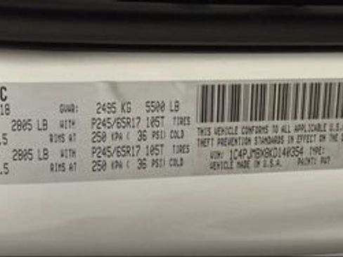 Used 2019 Jeep Cherokee Trailhawk w/ Cold Weather Group image 24