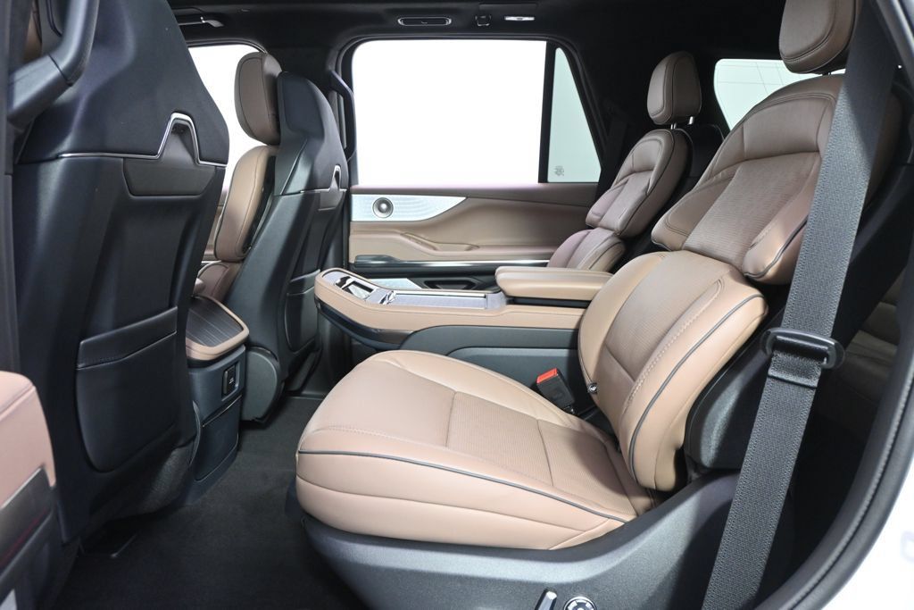 New 2027 Lincoln Navigator Black Label AWD/4WD image 22